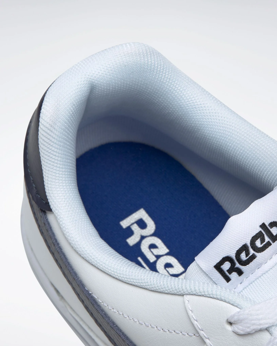 Reebok Royal Complete 3 Low Sneakers In Cloud White And Collegiate Navy