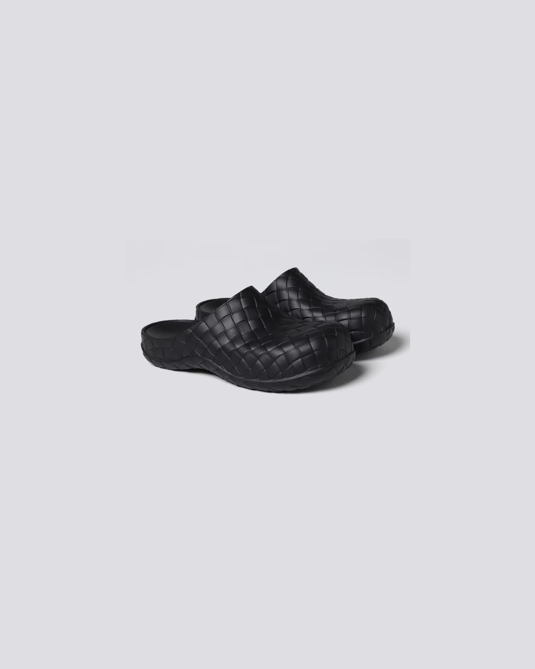 Bottega Veneta  Sabots in Woven Rubber Sandal